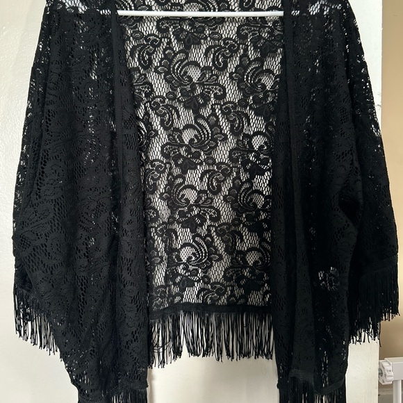 Black Lace Fringe Kimono - Picture 2 of 2